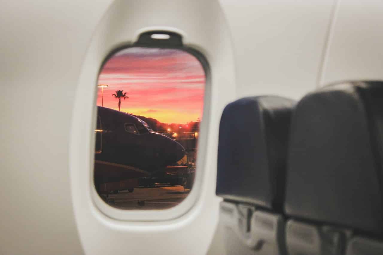 como chegar em assis viajar de avião