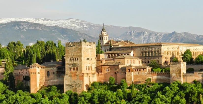 alhambra palácio em granada espanha