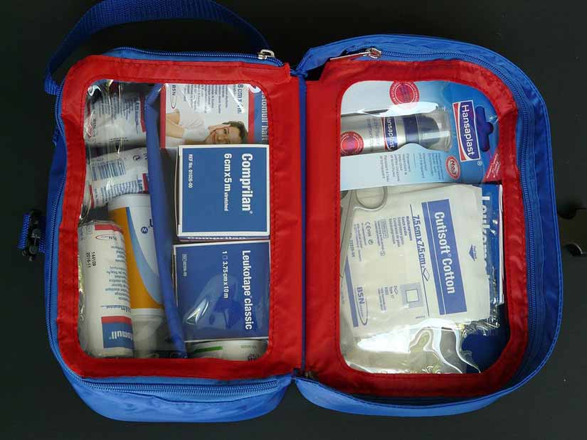 Kit de primeiros socorros para viajar