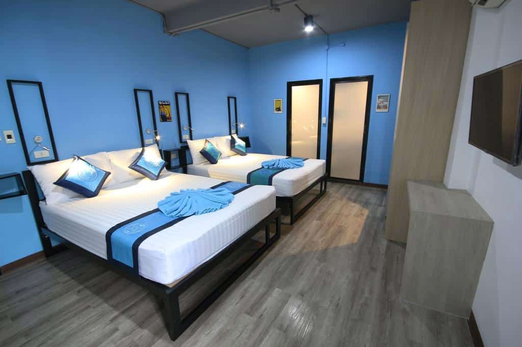 Suíte com duas camas de casal khaosan road hoteis