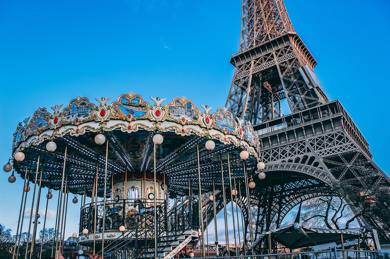 Fotos de Paris carrossel paris com criança