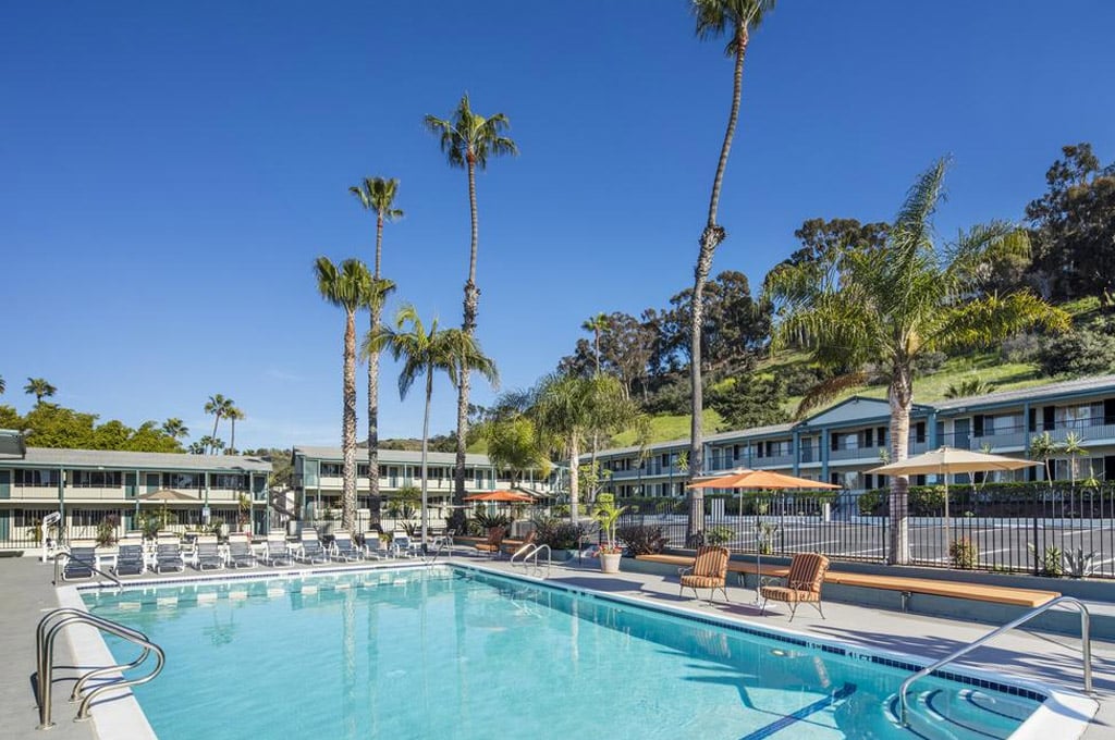 piscina do atwood hotel