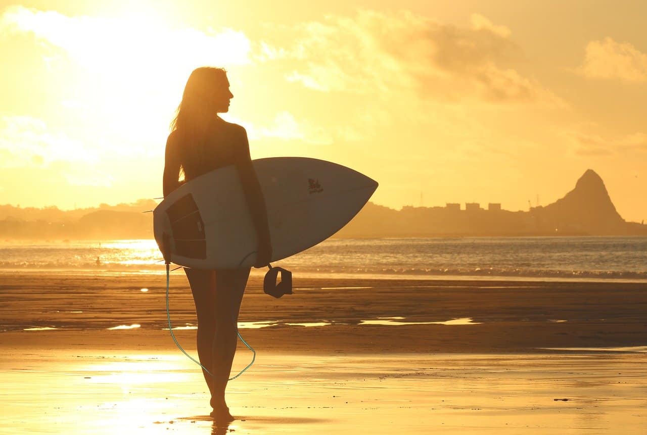 Fotos de surfistas praias para surfar