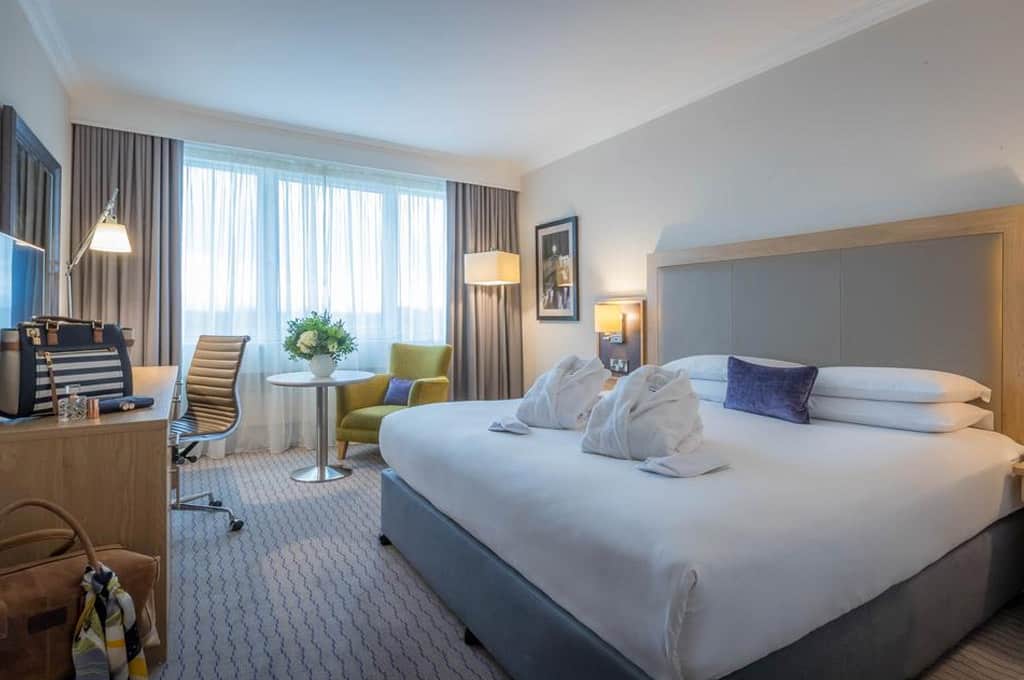 hotel em dublin booking