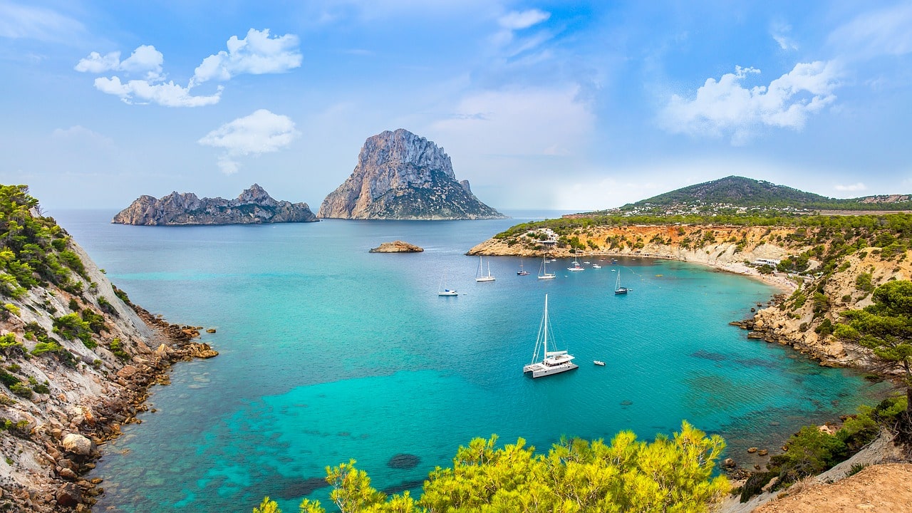 Turismo na Espanha para onde ir festas em ibiza