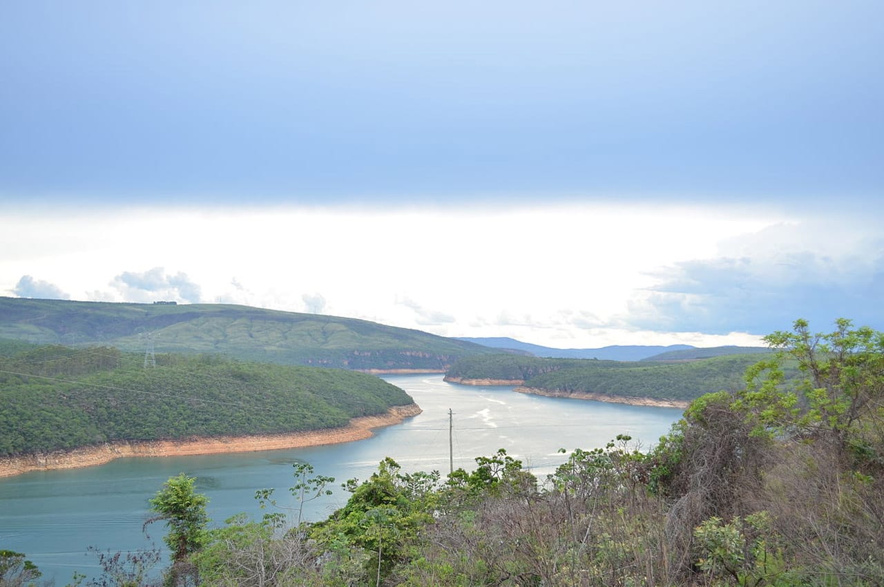 Vista aérea de Capitólio Capitólio represa de Furnas