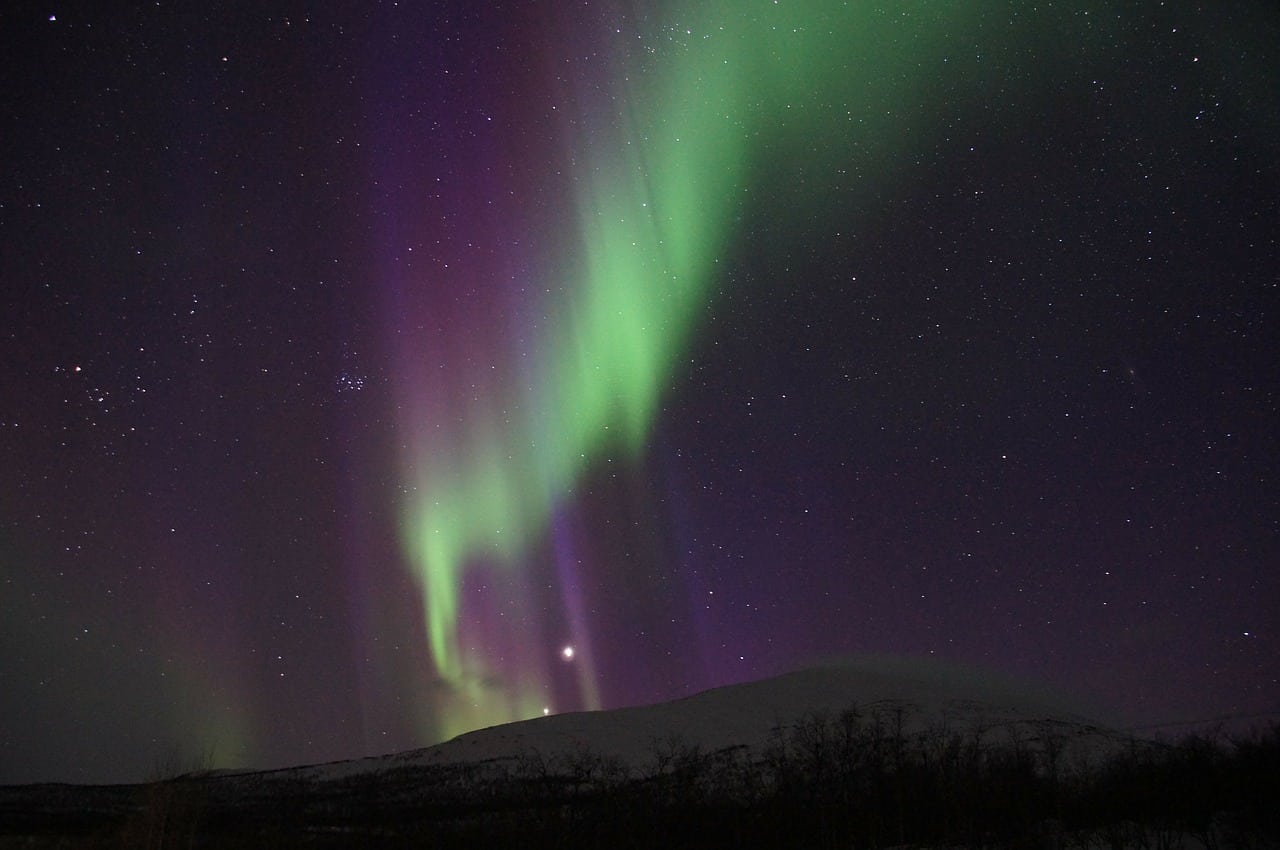 onde ver aurora boreal na suecia