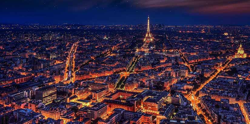 noite na torre eiffel