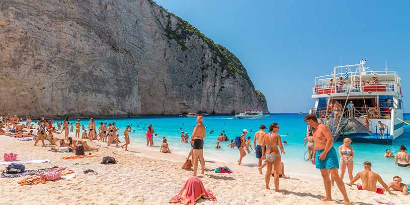 barco para Navagio Beach