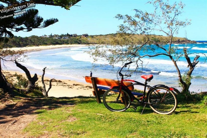 Pedalando em Arrawarra Beach.