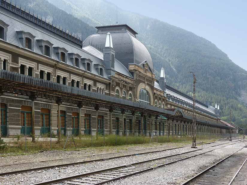 lugares abandonados em estações