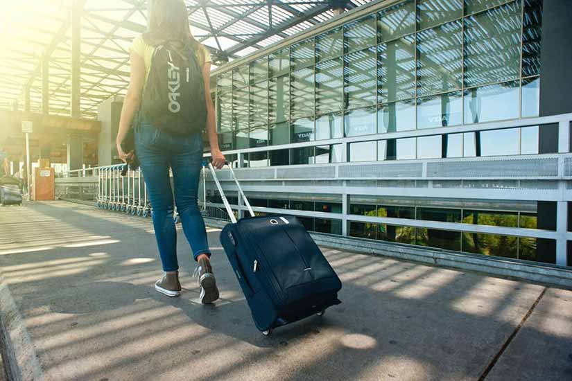 Pode levar bagagem de mão e mochila?