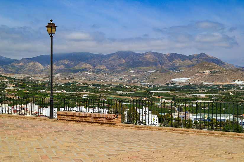 cidades perto de granada pra ir de trem