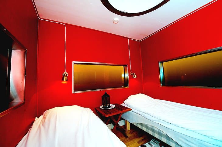 hotel submerso na suecia