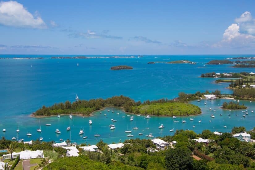 É obrigatório seguro viagem para Bermudas?