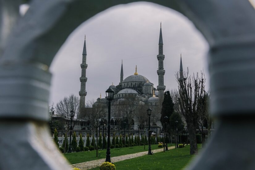 É obrigatório seguro viagem para istambul?