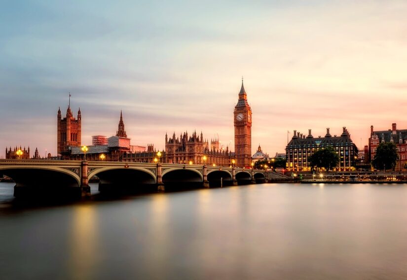 É obrigatório seguro viagem para londres?