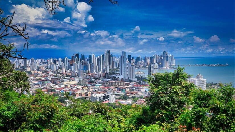 É obrigatório seguro viagem para Panamá?