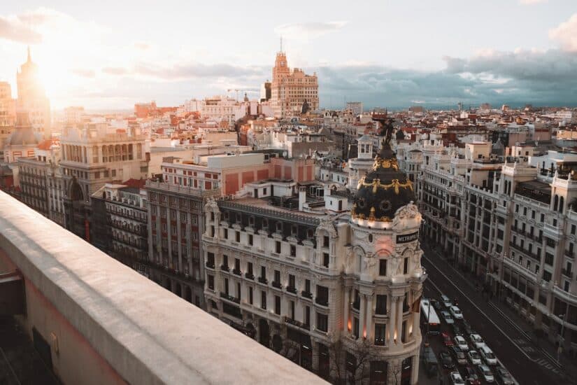 É obrigatório seguro viagem para Madrid?