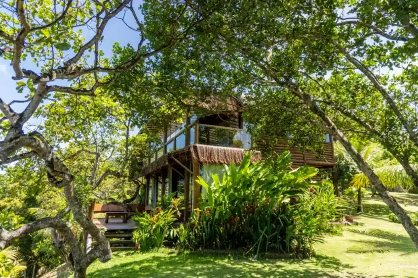 Casa em meio à natureza na Bahia
