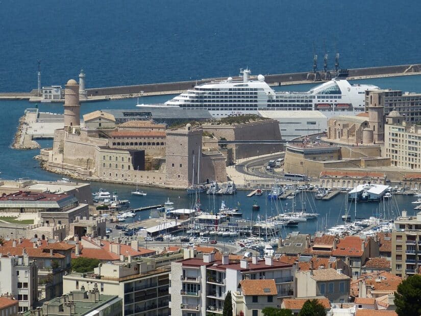 cruzeiro turístico mediterrâneo