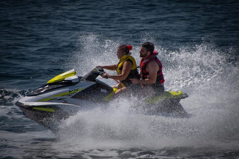 Excursão guiada de jet ski na costa leste para Isla Verde