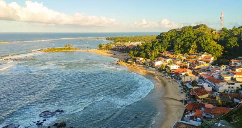 Onde fica Praia de Gamboa, na Bahia?