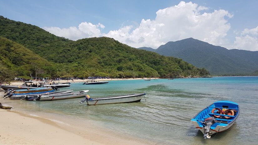 playa cristal santa marta