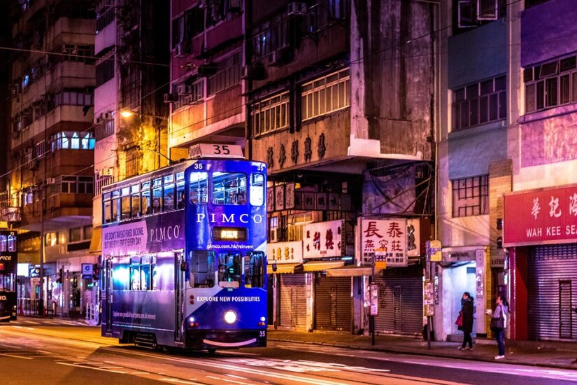 Ônibus turístico noturno