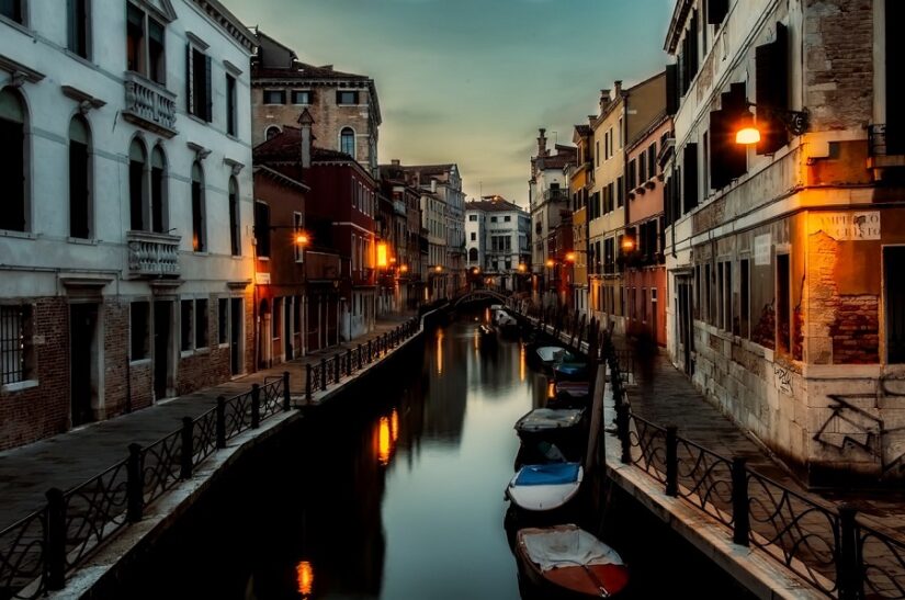 O que fazer na Itália com canais de Veneza