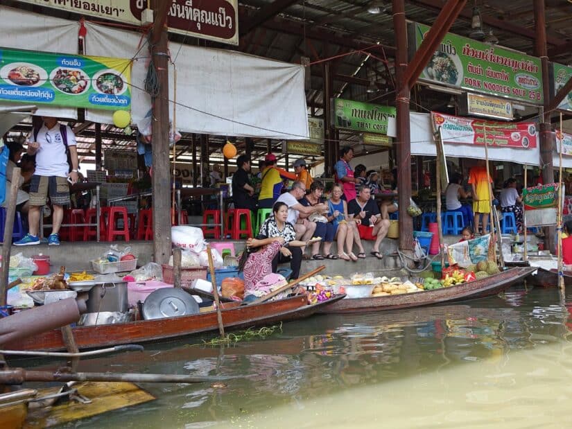 mercado flutuante Tailândia