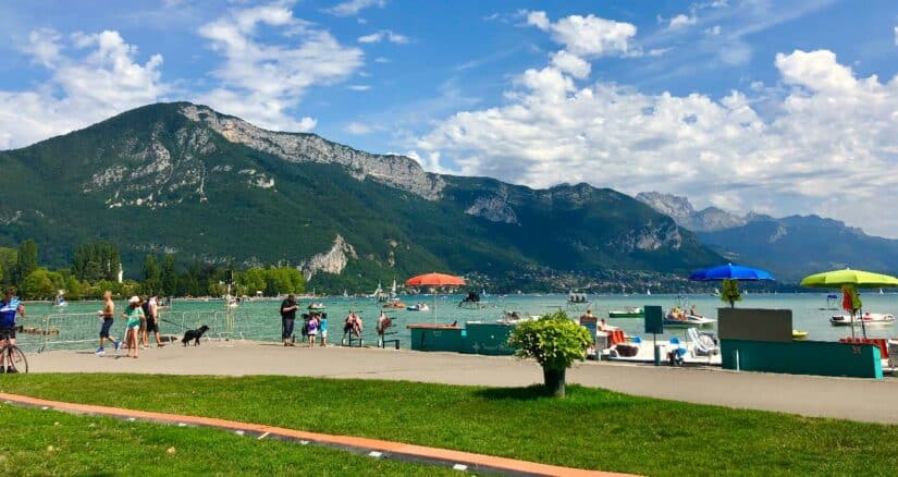 Passeios em Annecy de barco