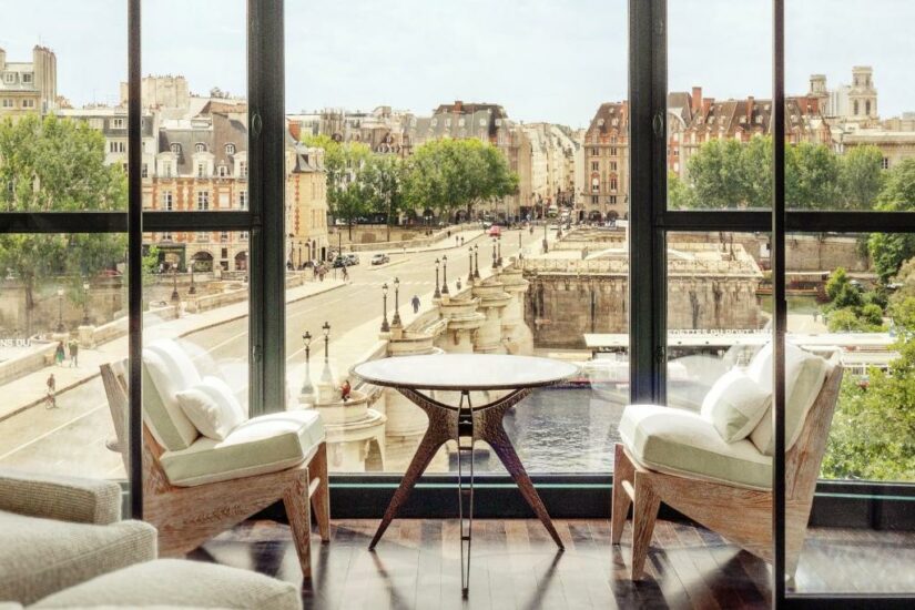 Hotel com serviços de luxo em Paris
