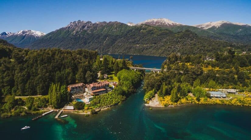 Hotéis em frente ao lago na Villa La Angostura