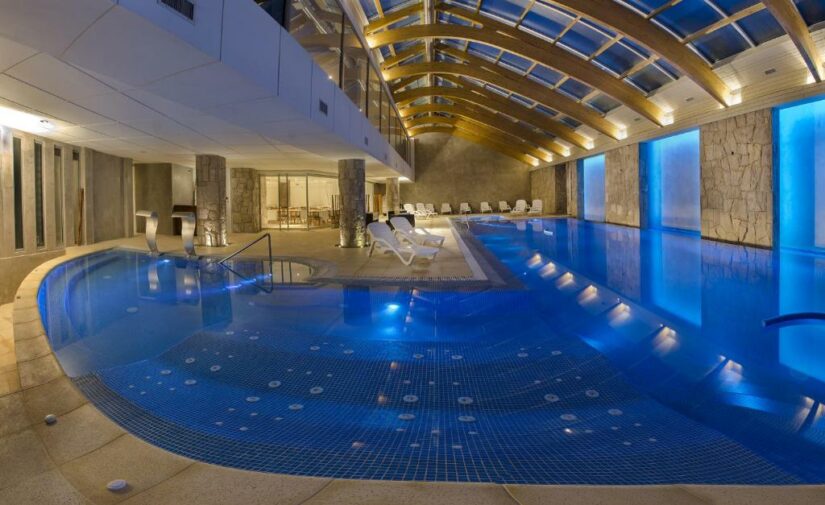 Hotel com piscina aquecida