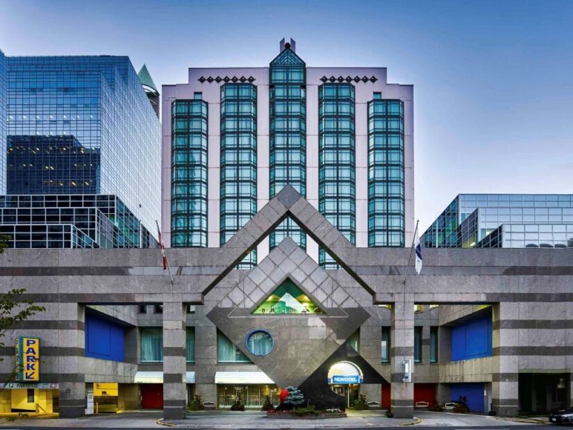 Hotel 3 estrelas barato em Toronto
