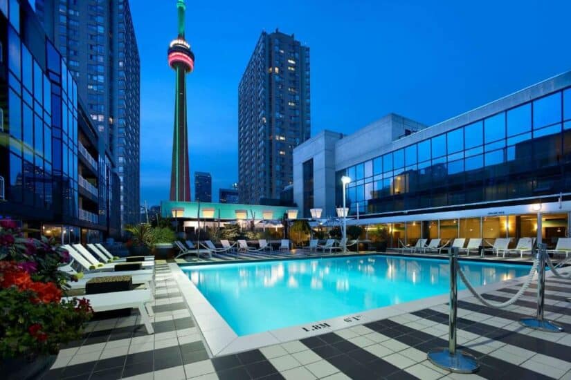 Hotel de luxo bem localizado em Toronto
