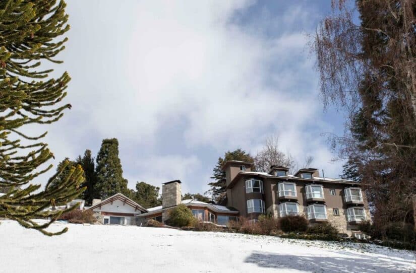 hotel em Bariloche na montanha
