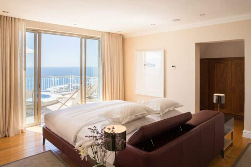 hotel com varanda para a praia em Cape Town
