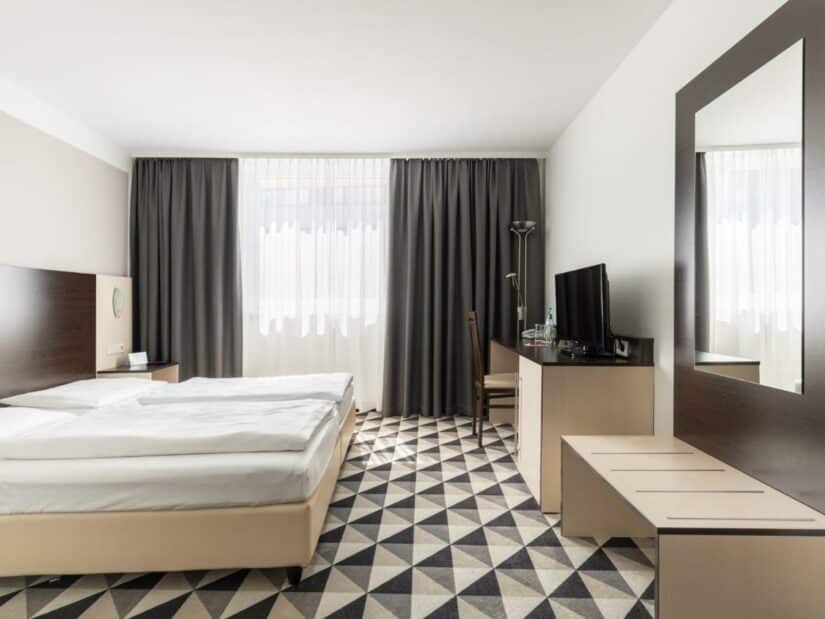 hotel com recepção 24 horas em Viena