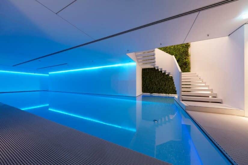 hotel com piscina grande em Amsterdam