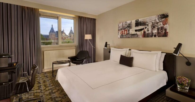 Hotel bem localizado para usar o metrô em Amsterdam