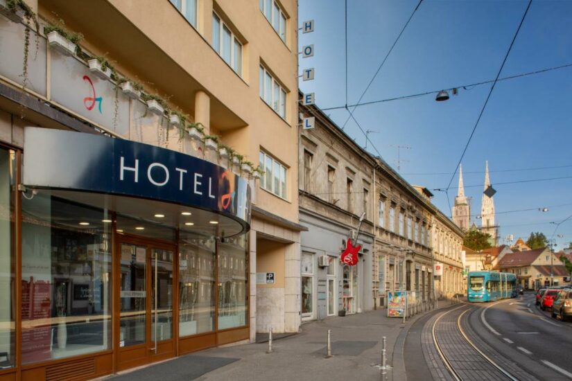 Hotel 3 estrelas bem localizado em Zagreb

