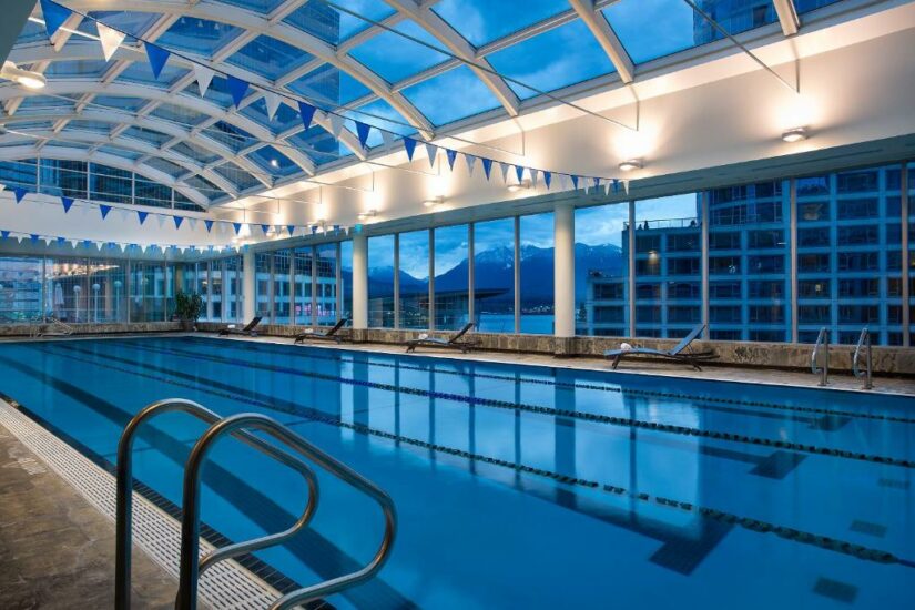 melhor hotel 4 estrelas com piscina em Vancouver
