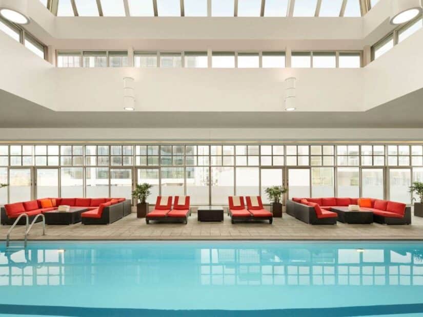 hotéis com piscina em Vancouver
