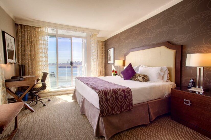 hotel 4 estrelas perto da Grouse Mountain em Vancouver
