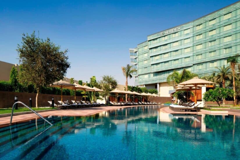 Hotel 5 estrelas no Cairo com piscina
