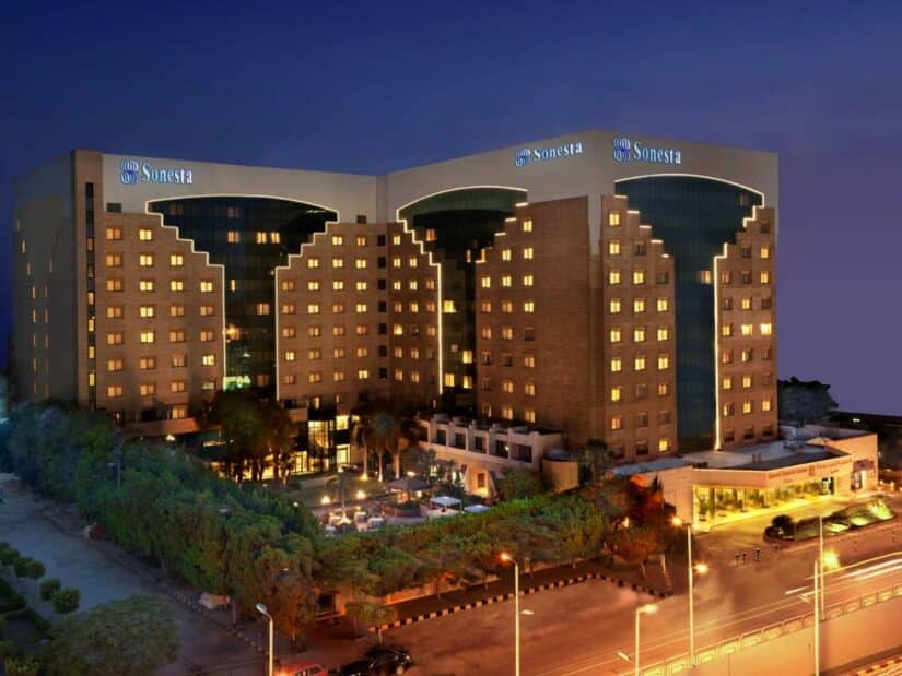 hotéis bem localizados no Cairo
