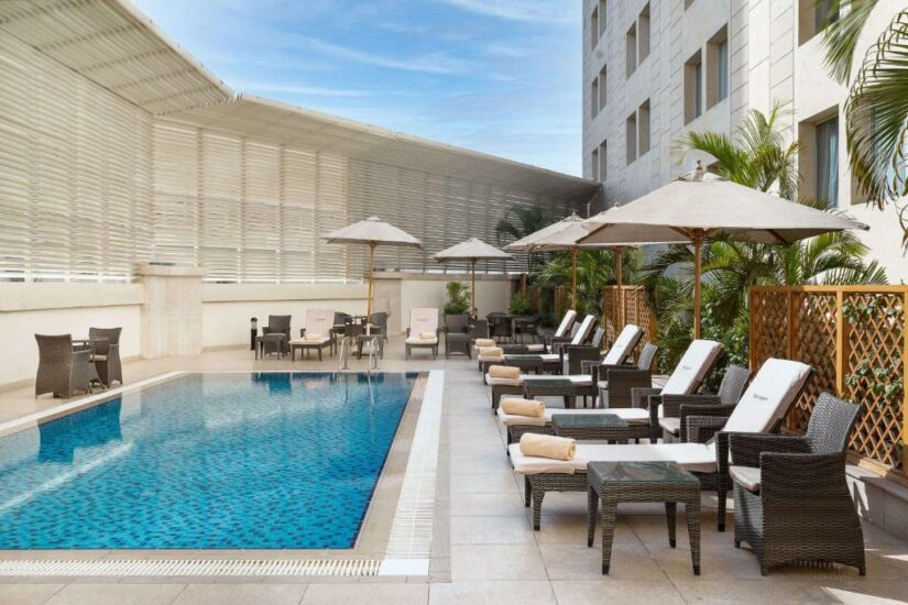 hotéis 4 estrelas com piscina no Cairo
