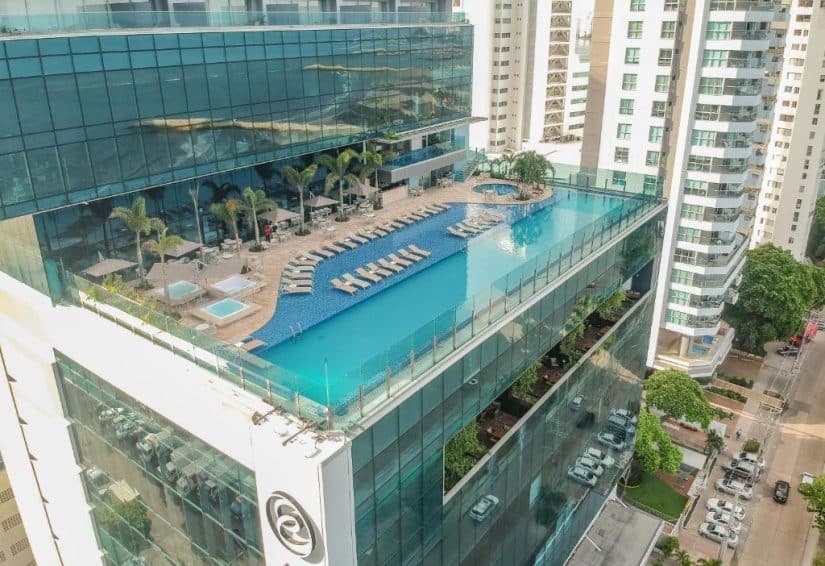 hotel com piscina grande em Cartagena
